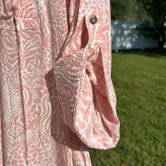 ~e New Torrid animal print blouse with pockets - Picture 4 of 8